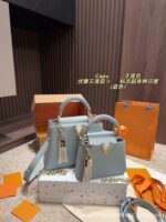 2025 new multi-color pebbled handbag, fashionable pendant lady bag, large capacity single shoulder crossbody bag, commuter bag