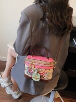 Bag Women's Cute Graffiti Bear Horizontal Portable Cosmetic Bag 2026 New Simple Cartoon Cylindrical Bag Korean Version