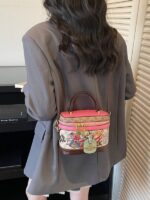 Bag Women's Cute Graffiti Bear Horizontal Portable Cosmetic Bag 2026 New Simple Cartoon Cylindrical Bag Korean Version
