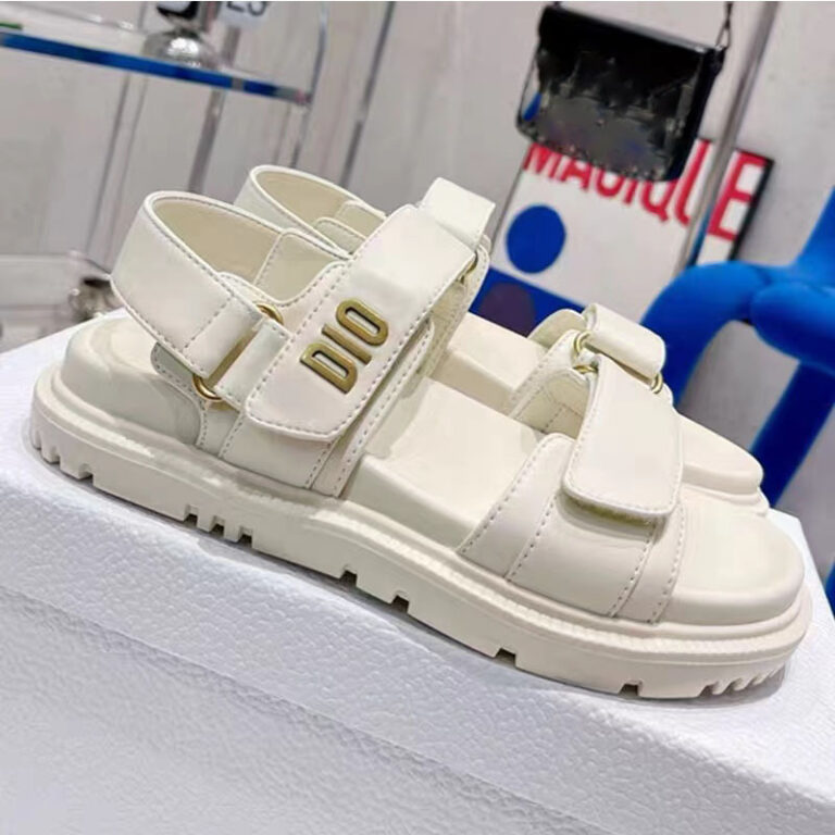 External wear European and American thick-soled sandals for women 26 spring and summer new style one-word casual versatile letter D home slippers with Velcro