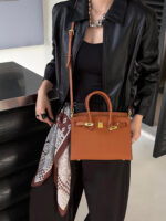 Factory price direct sale palm print platinum bag handbag large capacity bag for women 2026 new style trendy single shoulder crossbody light luxury