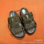 Foreign trade chain pig nose thick-soled sandals for women 2026 new outer wear versatile fashion hollow beach thick-soled sandals