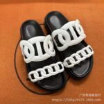 Foreign trade chain pig nose thick-soled sandals for women 2026 new outer wear versatile fashion hollow beach thick-soled sandals