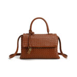 Foreign trade hot style B's classic hand-woven bag women's commuting fashion large capacity one-shoulder cross-body handheld small square bag