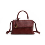 Foreign trade hot style B's classic hand-woven bag women's commuting fashion large capacity one-shoulder cross-body handheld small square bag