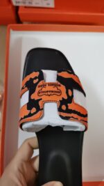 H sandals for women summer 2026 new fashion outer wear flat genuine leather slippers for women with rhinestones for seaside travel