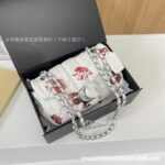 New sheepskin damask chain crossbody bag, classic and versatile Tabby Bacchus series women's fashion bag wholesale