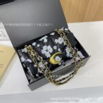 New sheepskin damask chain crossbody bag, classic and versatile Tabby Bacchus series women's fashion bag wholesale