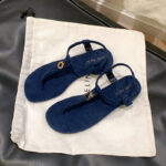 Same style~ Summer new retro mandarin duck design gold buckle T-strap thong flat sandals for women commuting