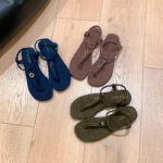 Same style~ Summer new retro mandarin duck design gold buckle T-strap thong flat sandals for women commuting