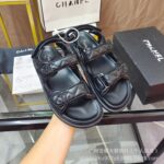 Summer new style small fragrant diamond diamond buckle Velcro thick soft sole sponge cake outdoor Roman beach casual women's sandals