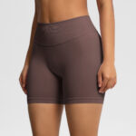 European and American seamless three-section waist fitness shorts for women high-waisted peach butt-lifting sports shorts tight-fitting quick-drying yoga shorts