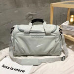 New trendy fashion shoulder bag large capacity outdoor sports fitness bag short trip leisure travel bag wholesale