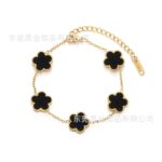 Cross-border hot selling titanium steel five-leaf clover bracelet does not fade 18K Amazon BS five-leaf clover hand jewelry wholesale - Image 5