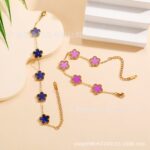 Cross-border hot selling titanium steel five-leaf clover bracelet does not fade 18K Amazon BS five-leaf clover hand jewelry wholesale - Image 4