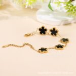 Cross-border hot selling titanium steel five-leaf clover bracelet does not fade 18K Amazon BS five-leaf clover hand jewelry wholesale - Image 2