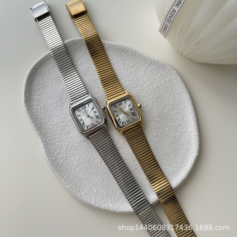 O1CN011zqAj926WSA3h4tXA_2628477669-0-cib Retro Roman square watch for women ins fashion simple design casual temperament versatile quartz bracelet watch - Image 1