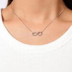 Cross-border stainless steel 8-character necklace chain women's fashionable temperament exquisite high-end simple infinity symbol clavicle chain - Image 4