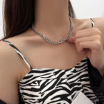 European and American ins internet celebrity gold thick chain letter double D titanium steel necklace female hip hop pig nose clavicle chain versatile short chain - Image 3