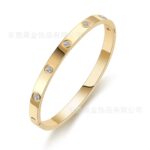 High-quality titanium steel ten-diamond bracelet, four-leaf clover diamond bracelet, versatile and non-fading glossy buckle bracelet jewelry