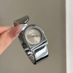 NAIDU Women's Watch Women's Light Luxury Bracelet Women's Watch Minimalist Style Personalized Steel Band Watch Fashionable Niche Style - Image 3