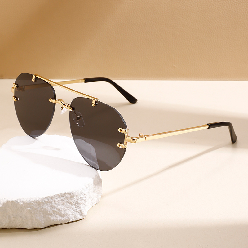 O1CN01v668TX1uWCqE19RIS_2924116044-0-cib 2025 New Frameless Double Bridge Toad Mirrors European and American Fashion Sunglasses Casual Versatile Anti-UV Sunglasses - Image 1
